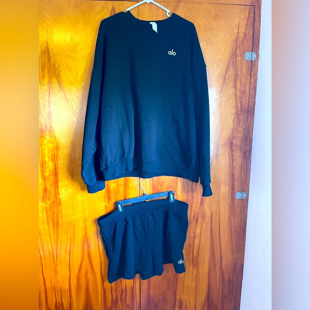 Accolade black crewneck set